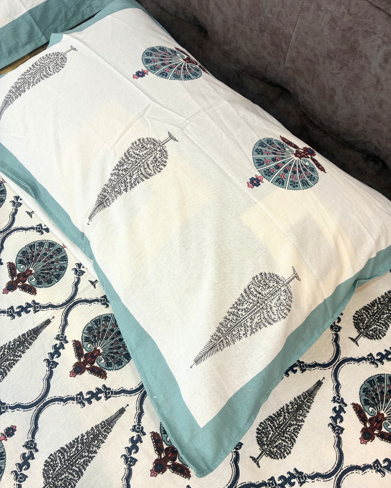 Cream, Teal Blue & Grey Floral Jaipuri Cotton King Bedsheet With 2 Pillow Covers HOME SAARTHI