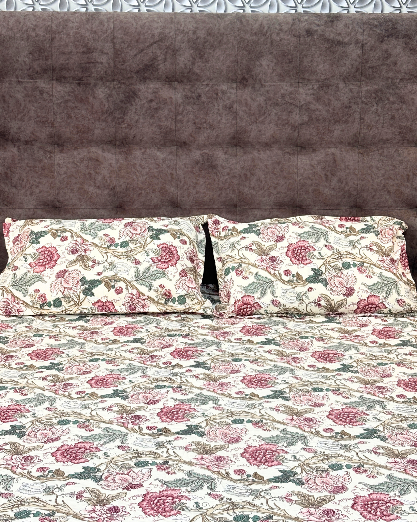 Ivory & Rose Pink Floral Premium King Fitted Bedsheet With 2 Pillow Covers HOME SAARTHI
