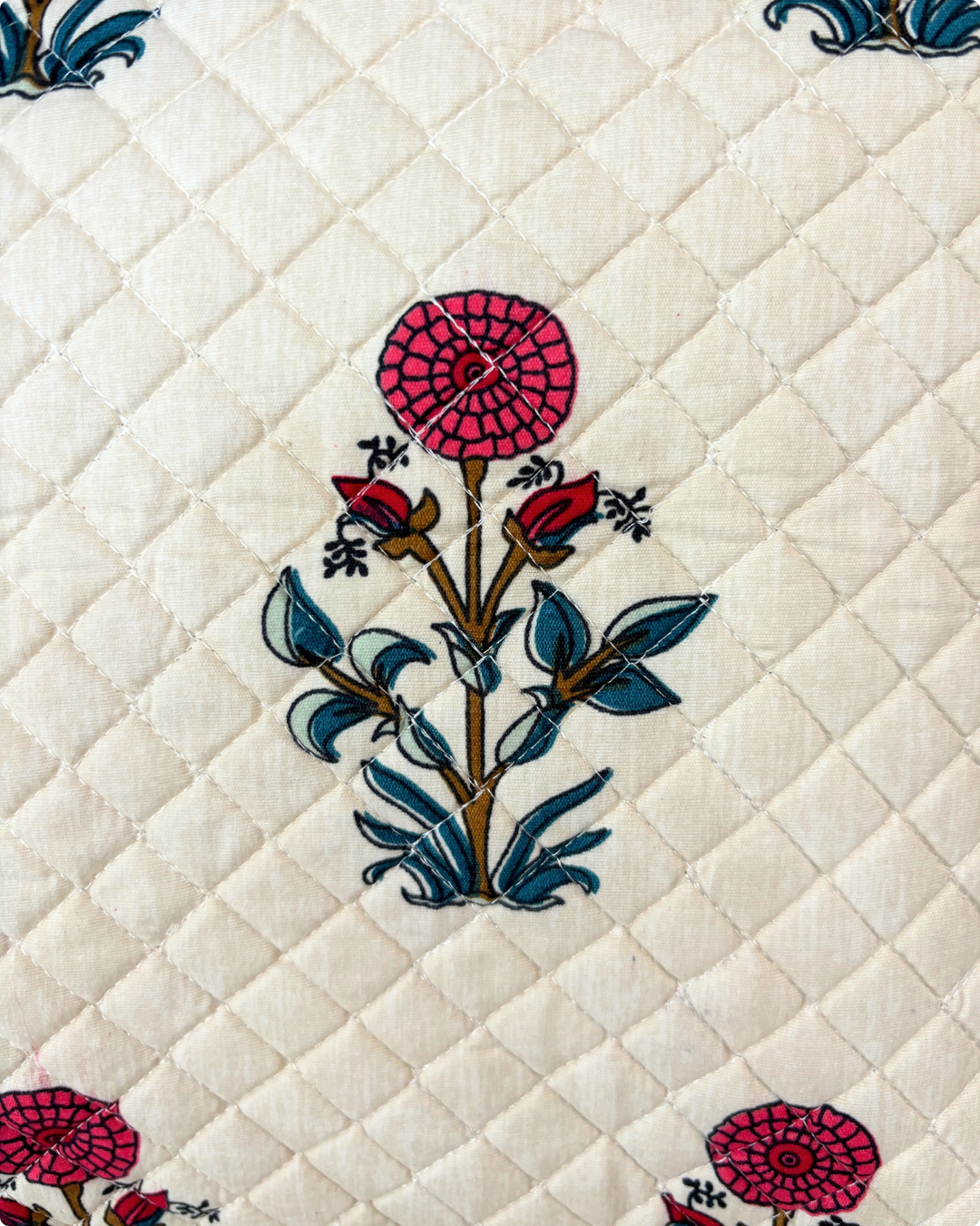 Premium 5 Piece Hand-Block Print Bedsheet Set - Quilted Pillow & Cushion Covers