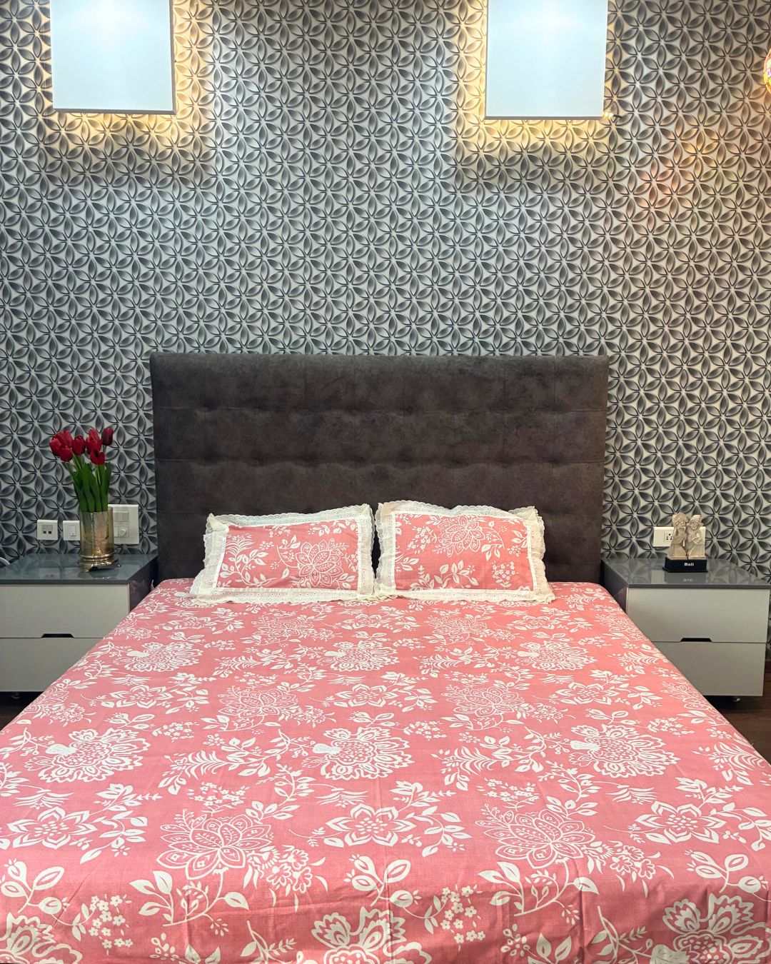 Pink & White Floral King Size Bedsheets with Laced Pillow Covers HOME SAARTHI