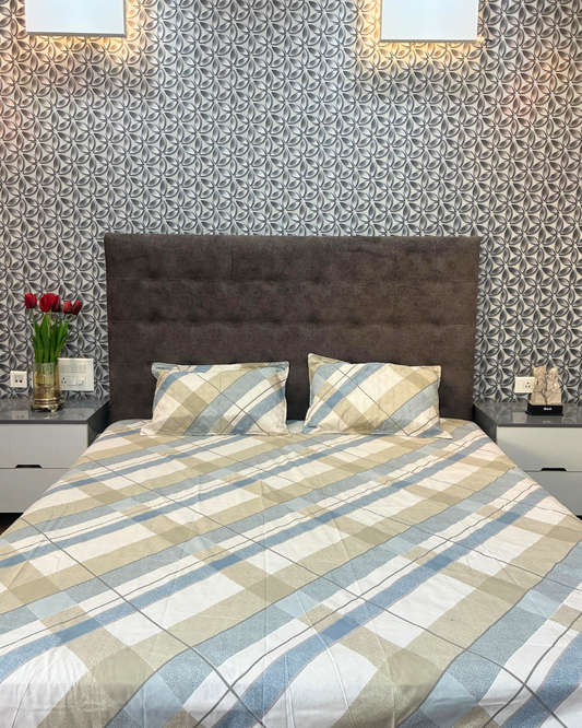 Blue, Beige & White Geometric Checkered King Size Bedsheets with Quilted Pillow Covers