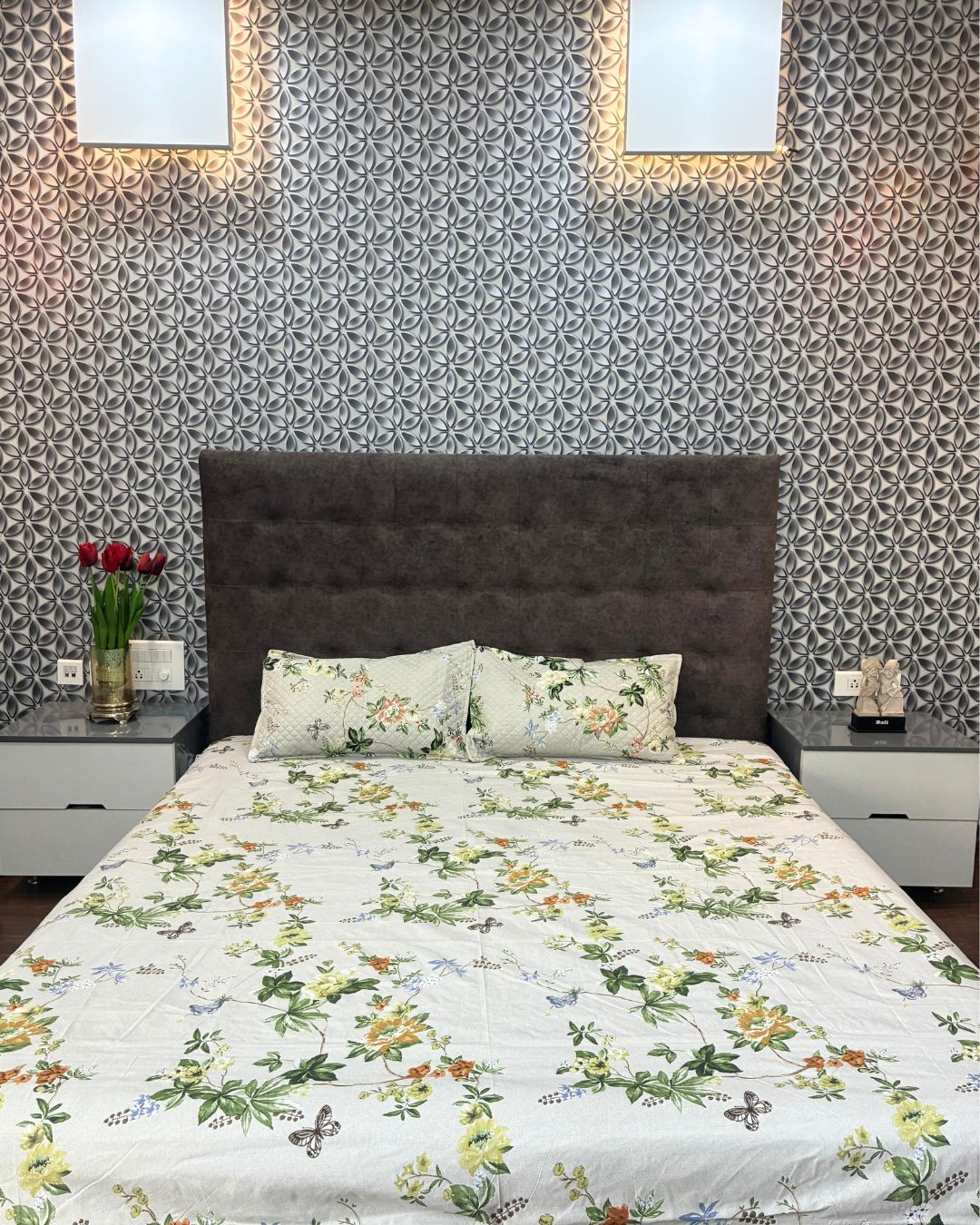 Ivory and Green Botanical Floral King Size Bedsheets with Quilted Pillow Covers HOME SAARTHI