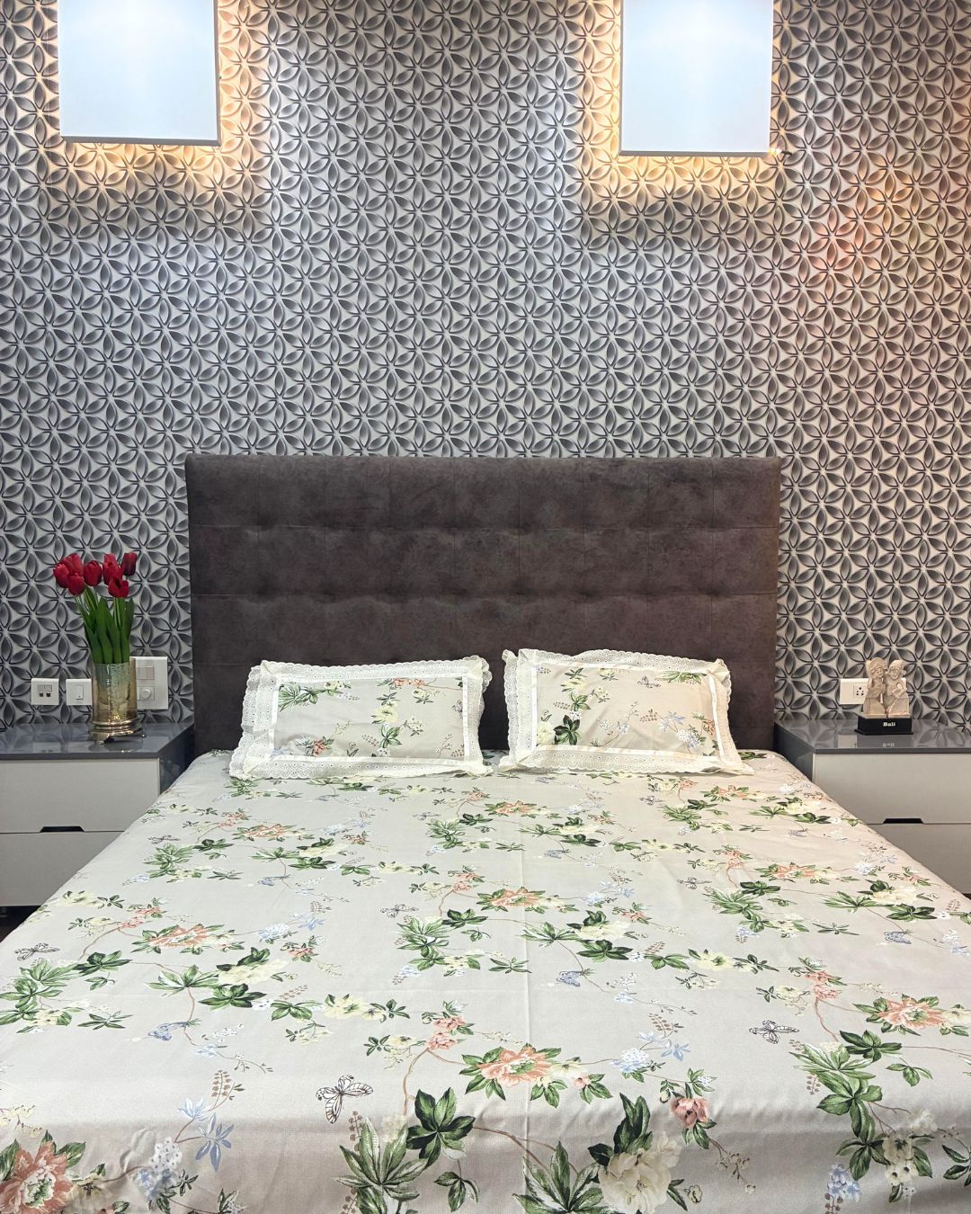 Ivory & Green Botanical Floral King Size Bedsheets with Laced Pillow Covers HOME SAARTHI
