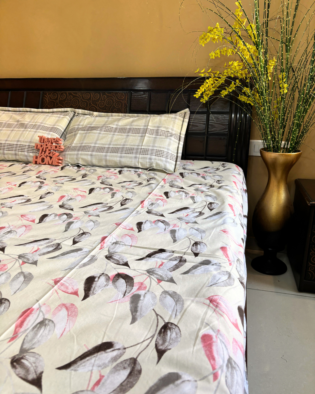 Cream and Pink Watercolor Leafy Floral Double Size Cotton Bedsheet HOME SAARTHI