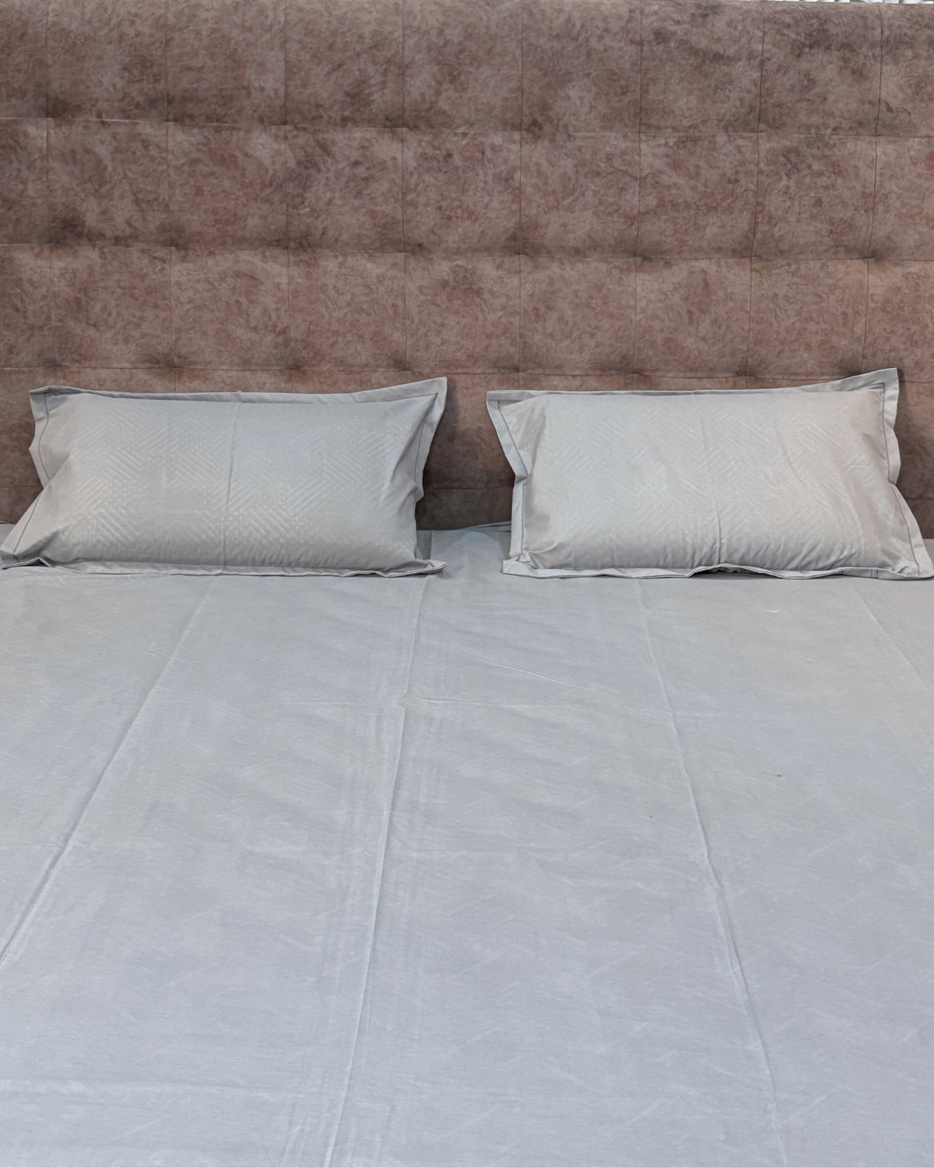 Steel Grey Geometric Impression Classic King Impression Bedsheets HOME SAARTHI