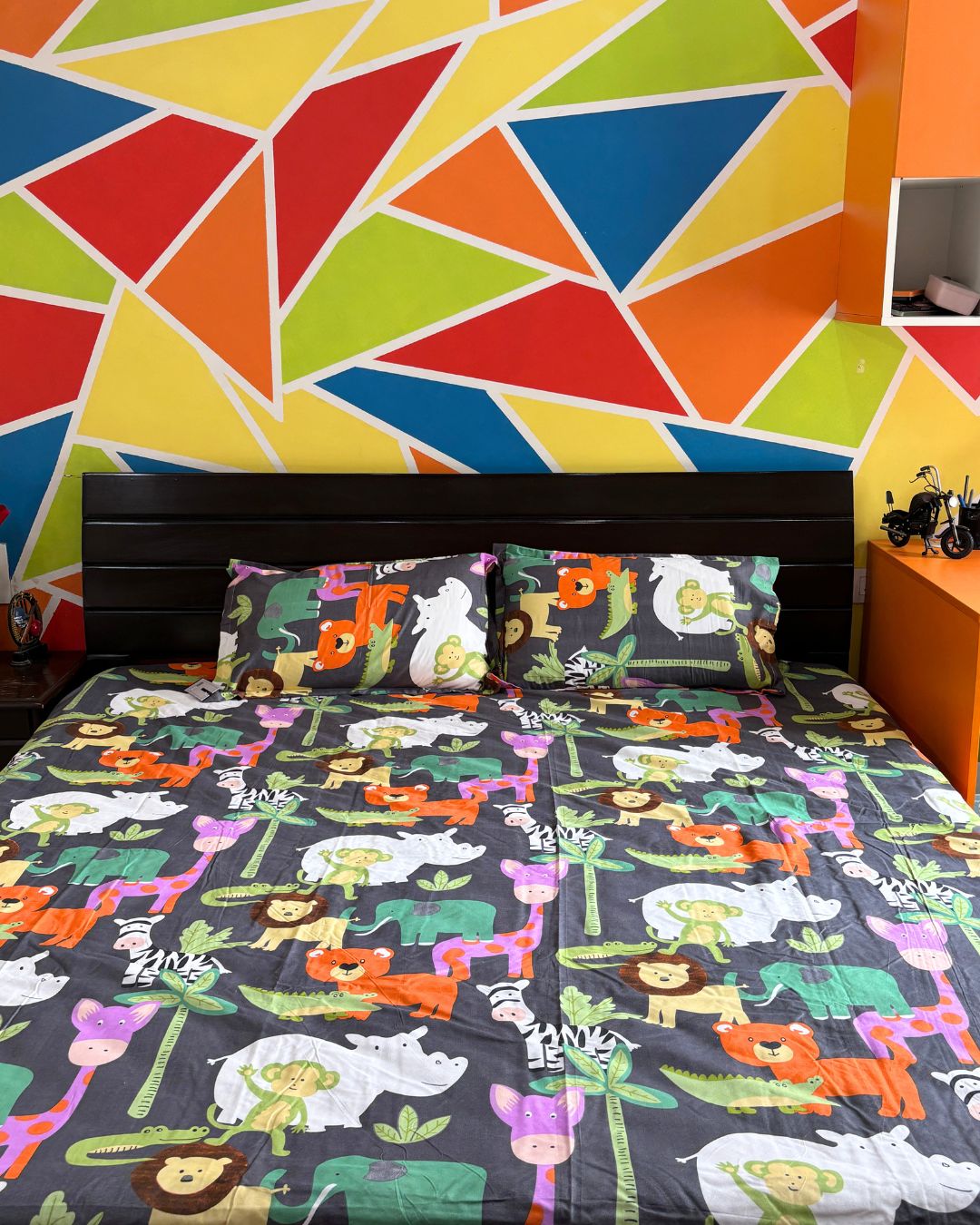 Grey Jungle Animal Print King Size Bedsheets HOME SAARTHI
