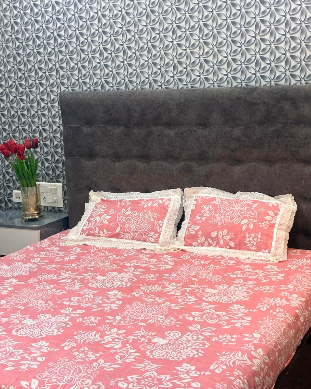 Pink & White Floral King Size Bedsheets with Laced Pillow Covers HOME SAARTHI