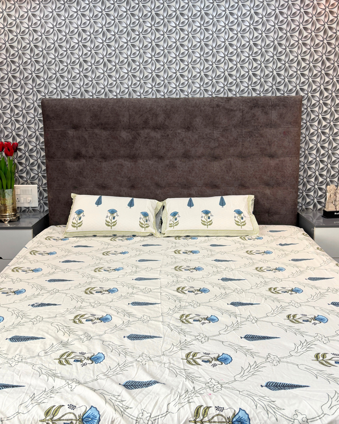 Ivory & Blue Floral Premium King Fitted Bedsheet With 2 Pillow Covers HOME SAARTHI