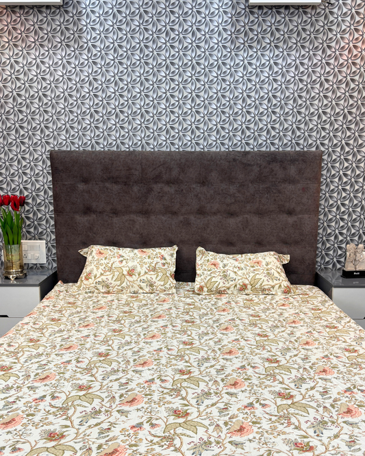 Ivory & Peach Floral Premium King Fitted Bedsheet With 2 Pillow Covers