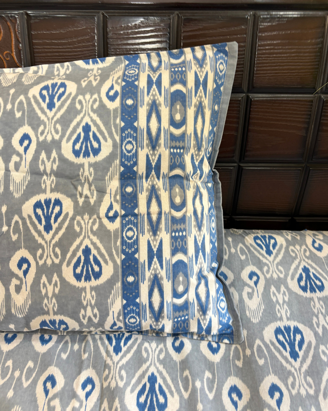 Grey and Blue Ikat Geometric King Size Cotton Bedsheet HOME SAARTHI