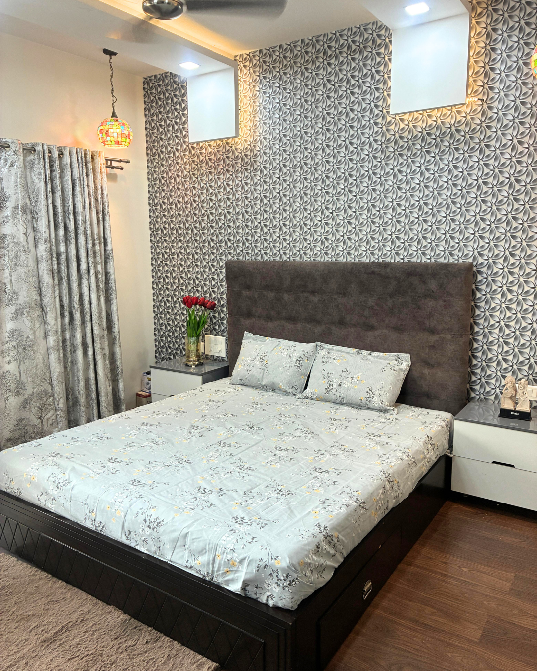 Soft Grey Floral King Size Bedsheets with Quilted Pillow Covers HOME SAARTHI