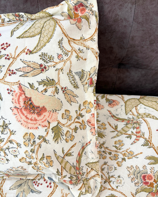 Ivory & Peach Floral Premium King Fitted Bedsheet With 2 Pillow Covers HOME SAARTHI