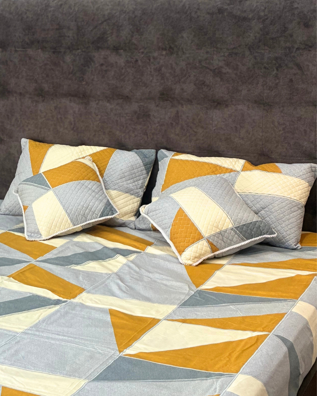 Premium Geometric 5 Piece Bedsheet Set – 90x100 | Grey & Mustard (Quilted Pillow Covers & 2 Cushions)