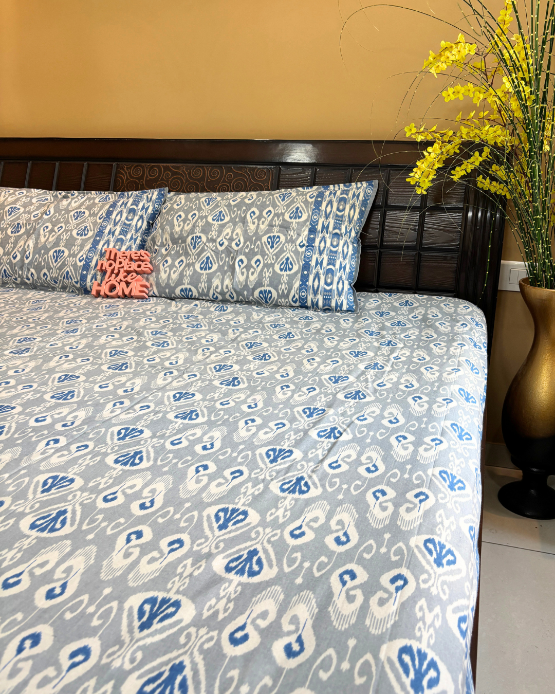 Grey and Blue Ikat Geometric King Size Cotton Bedsheet HOME SAARTHI