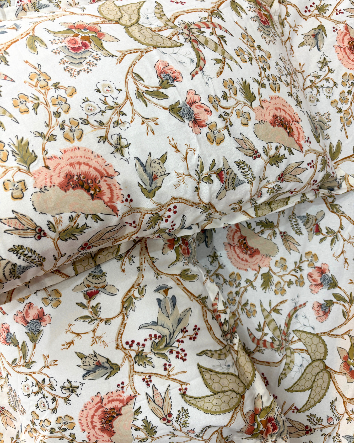 Ivory & Peach Floral Premium King Fitted Bedsheet With 2 Pillow Covers HOME SAARTHI